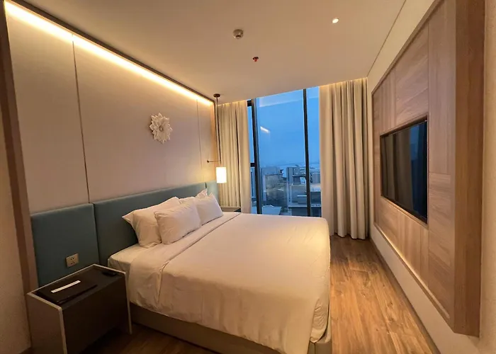 Elegant Alacarte Apartment Ha Long