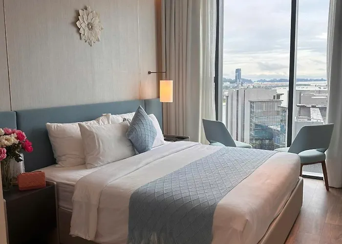 Elegant Alacarte Apartment Ha Long