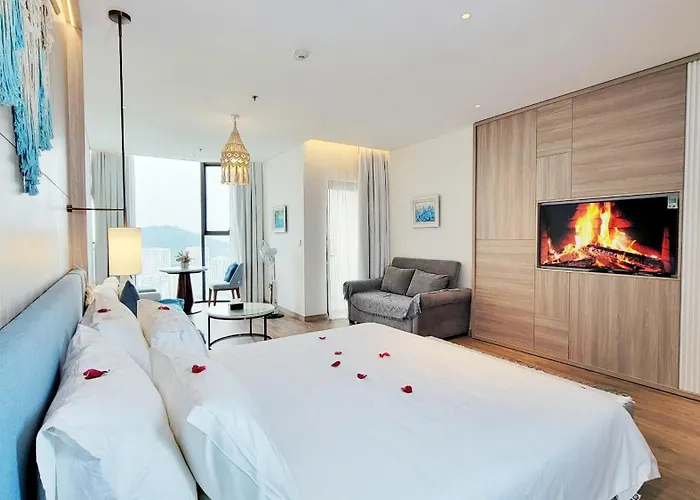 Elegant Alacarte Apartment Ha Long