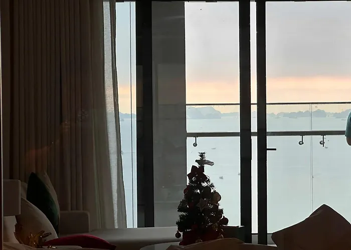 Elegant Alacarte Ha Long
