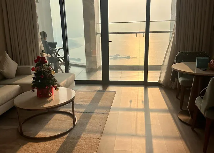 Elegant Alacarte Apartment